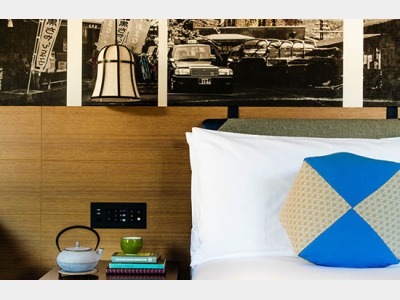 デラックスキングリバーサイド　ベッドサイド一例