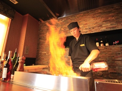 【ご夕食】迫力満点のライブキッチン　※イメージ