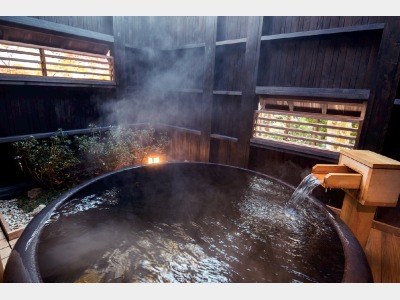 貸切風呂一例（陶器）