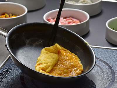 グリル朝食　ご朝食は、和洋のブッフェスタイルでご用意しております。