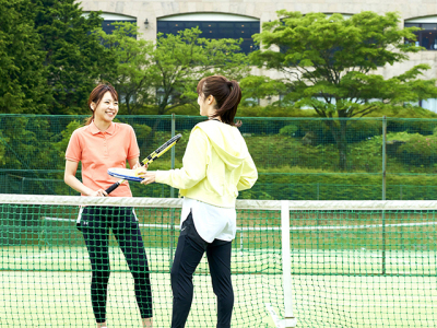 館内施設【テニスコート】豊かな自然の中、爽やかなテニスをお楽しみください。