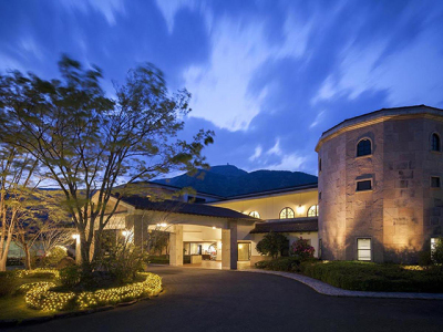 【ホテル外観】古城のような建築で、まるで美術館の中で暮らすようなご滞在を。