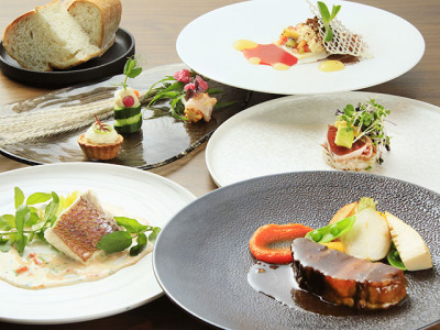 【夕食】3つのコースをご用意