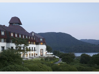 �R�̃z�e���̊O��