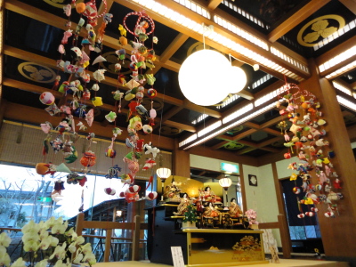 季節を感じるロビー