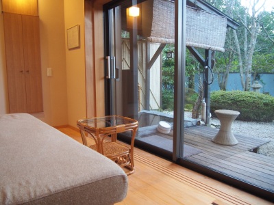 106号室　【白糸】