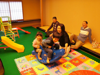 期間限定のキッズルーム（シーソー）