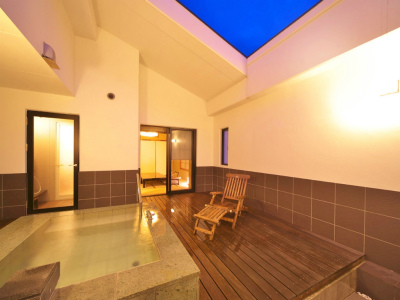 露天風呂付き和室「山吹」専用露天風呂