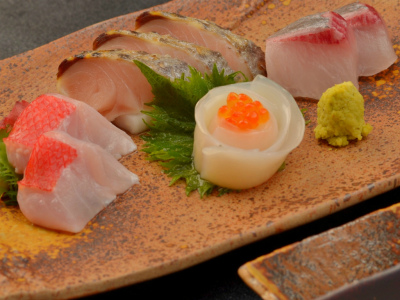 ご夕食の一例（お造り4点盛）