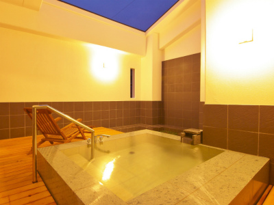 露天風呂付き和室「山吹」専用露天風呂