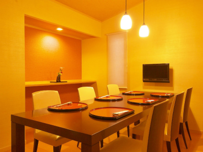 露天風呂付き和洋室「橘」専用ダイニングルーム