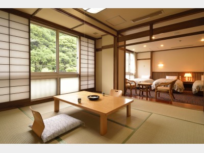 和洋室＜トリプルベッド＋和室＞