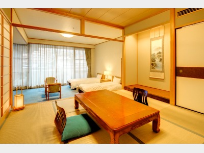 和洋室(ツイン＋和室8畳)※バリアフリー対応