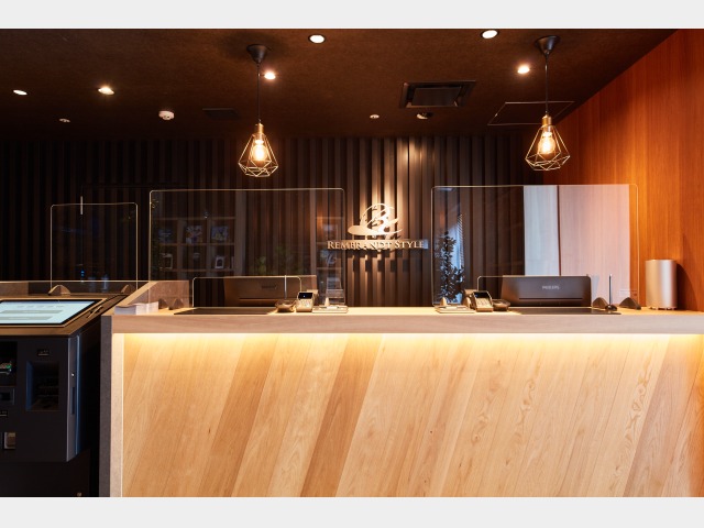 レンブラントスタイル本厚木 フロント