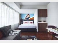 �v���~�A�_�u��