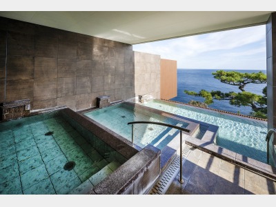 露天風呂　段々風呂　スパリウム「ニシキ」