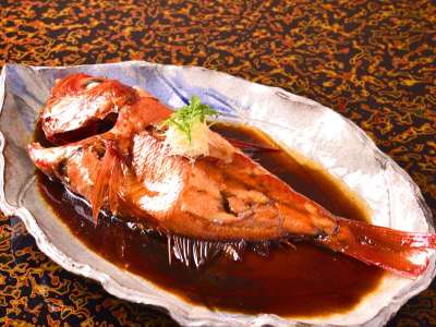 夕食一例（金目鯛煮つけ）