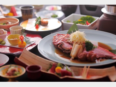 夕食一例（メイン 金目鯛のあたみ煮)