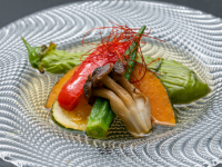 �������