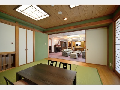 【特別室・禁煙】ツインルーム＋和室二間＋リビング（１４６㎡）和室から