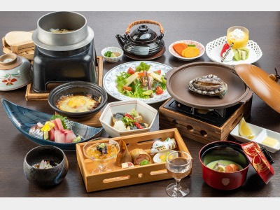 夕食は鮑の踊り焼きの付いた本格和会席（イメージ）