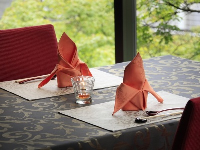 【ダイニングレストラン】