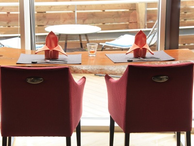 【ダイニングレストラン】