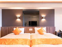 �q�����i�a���_���a�m���j