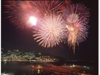 アタミ海上花火大会