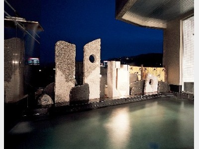 トレヴィ露天風呂「湯雅」