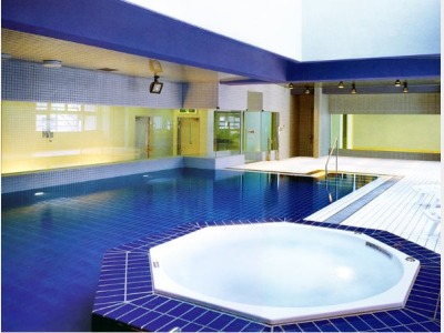 全天候温泉プール「パラダイスブルー」