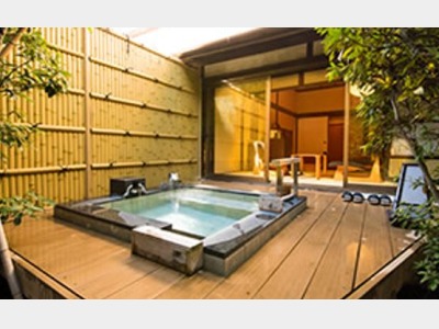 露天風呂付客室一例