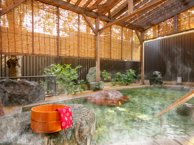 女性庭園風呂露天