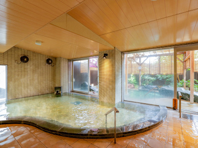 男性庭園風呂内湯