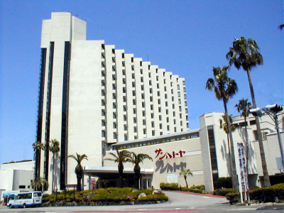 �z�e���T���n�g���̊O��