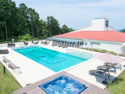 デイ＆ナイトプール＋ジャグジー