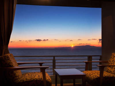 客室からの夕日（イメージ）