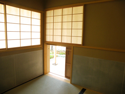 お茶室入り口