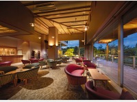 ���E���W