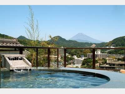 天空露天風呂（男性用　丸風呂）