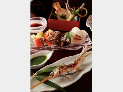 夕食イメージ（趣肴会席膳）