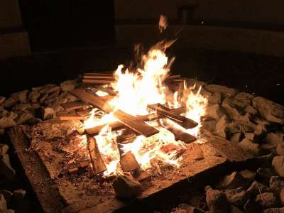 キャンプファイヤー