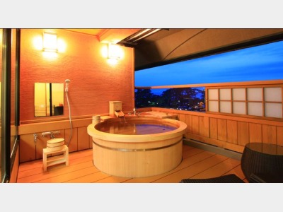 客室露天風呂一例