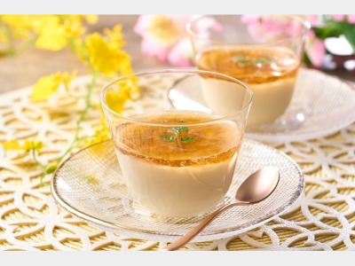 26年4月1日～26年6月30日春の季節の料理イメージ（ビシソワースのババロワ仕立て）