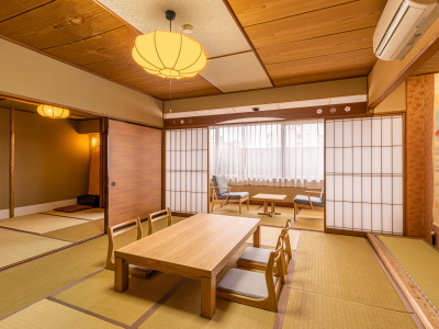 次の間付和室／広々65平米の客室はご家族・グループ利用におすすめ