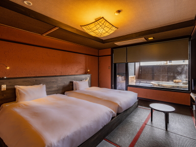 温泉露天風呂付和室ツインルーム／和室にシモンズ製のセミダブルベッドを2台ご用意しました