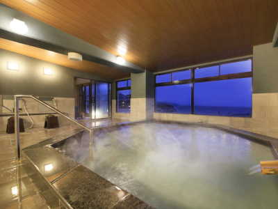 【温泉大浴場　夜】