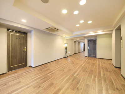 【館内】わんちゃんに優しいフローリングの床