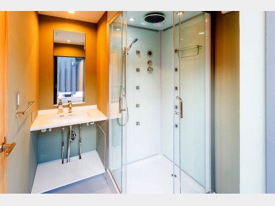 オーバーヘッドシャワー