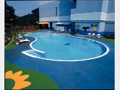 屋外プール（夏季のみ営業）